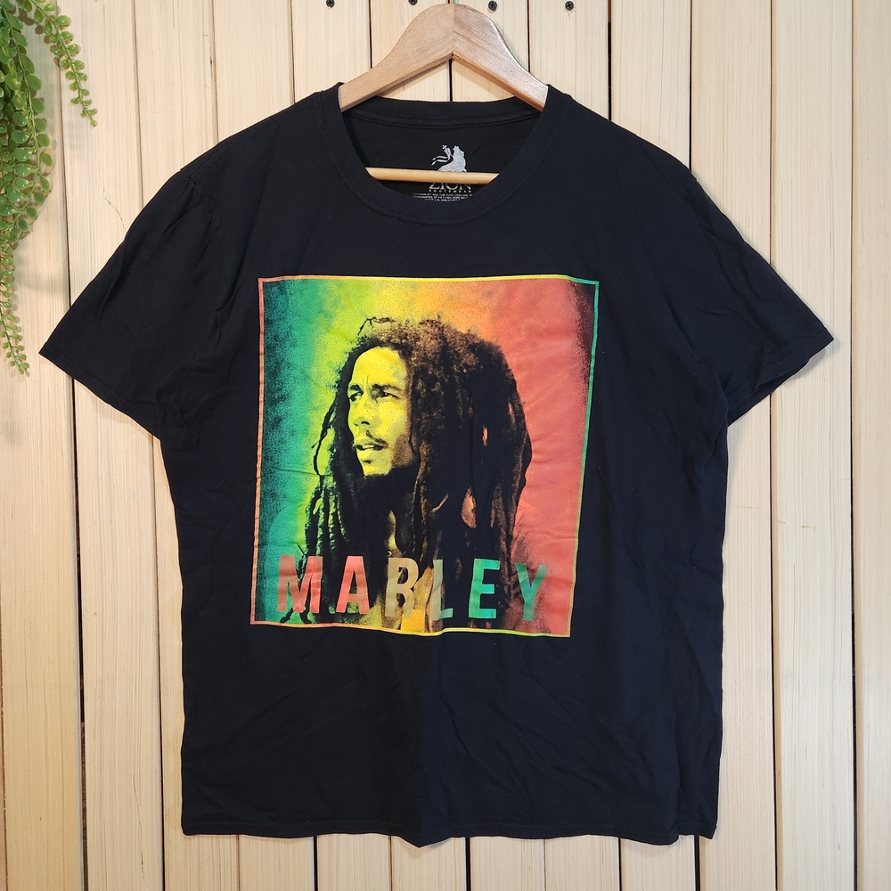 Bob Marley Reggae Graphic Tee Size L. Black
